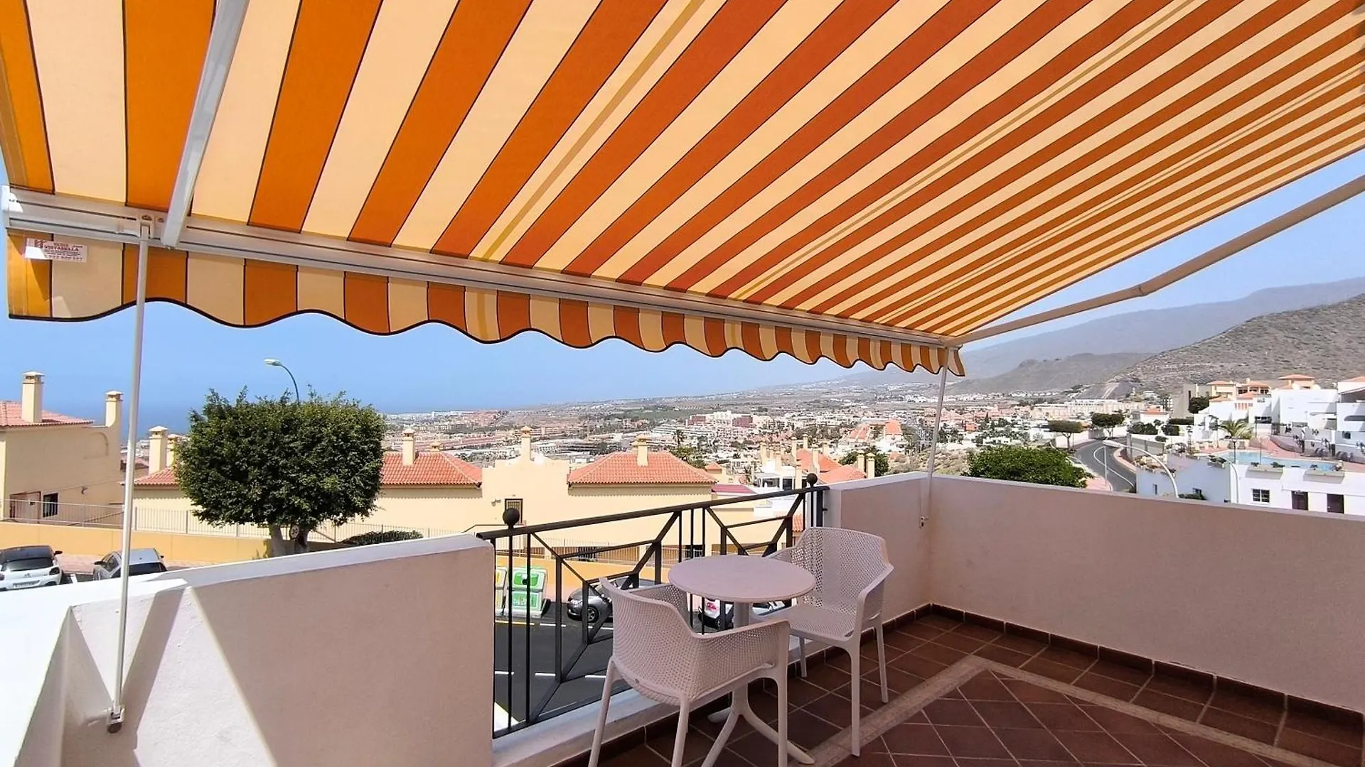 Beautiful Villa - 4 Bedrooms, Heated Pool, 2 Priv Car Park Places, Fibre Net, Tv Channels Costa Adeje  Spain