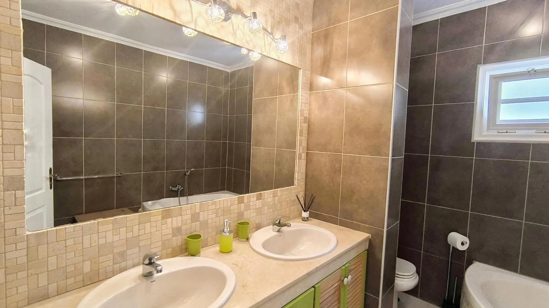 Beautiful Villa - 4 Bedrooms, Heated Pool, 2 Priv Car Park Places, Fibre Net, Tv Channels Costa Adeje