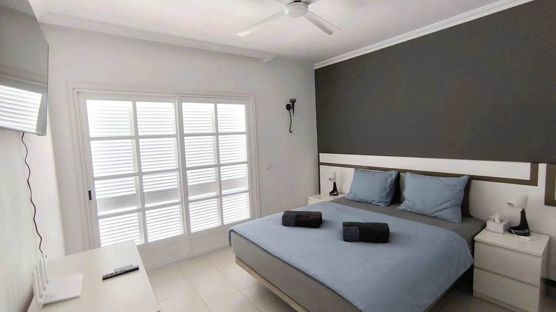 Beautiful Villa - 4 Bedrooms, Heated Pool, 2 Priv Car Park Places, Fibre Net, Tv Channels Costa Adeje  Spain