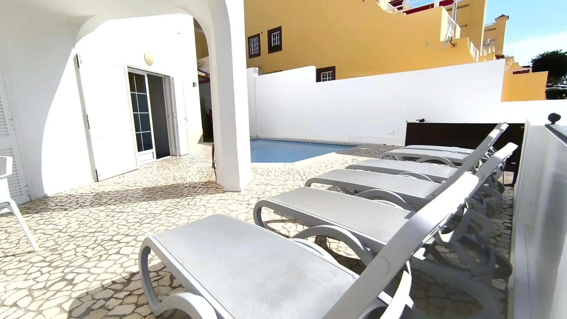 Beautiful Villa - 4 Bedrooms, Heated Pool, 2 Priv Car Park Places, Fibre Net, Tv Channels Costa Adeje   Costa Adeje (Tenerife)