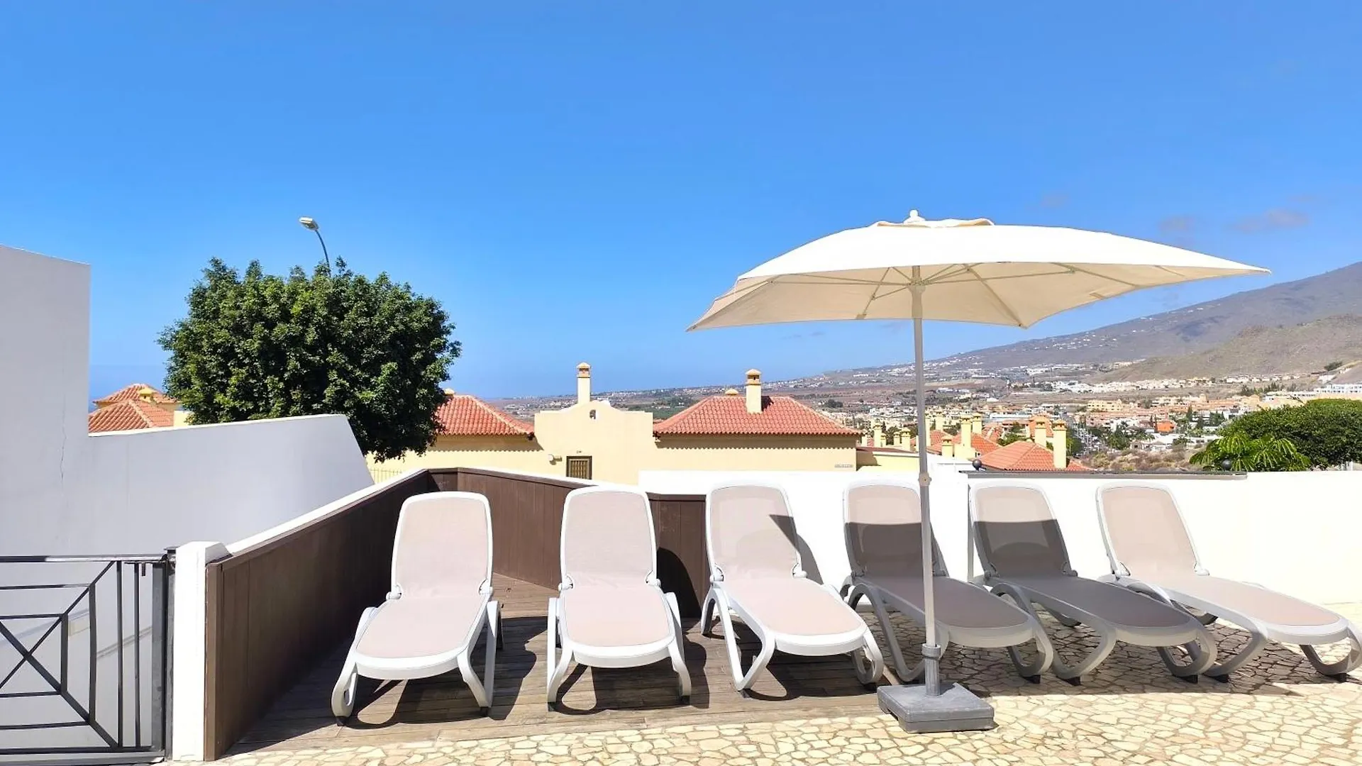Beautiful Villa - 4 Bedrooms, Heated Pool, 2 Priv Car Park Places, Fibre Net, Tv Channels Costa Adeje