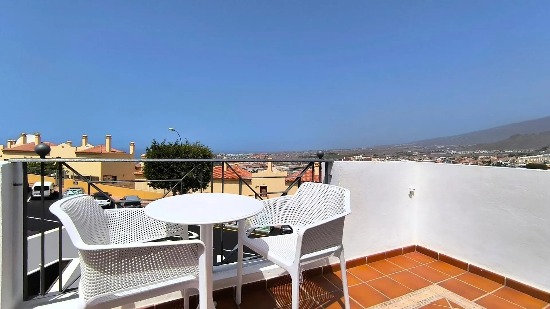 Beautiful Villa - 4 Bedrooms, Heated Pool, 2 Priv Car Park Places, Fibre Net, Tv Channels Costa Adeje